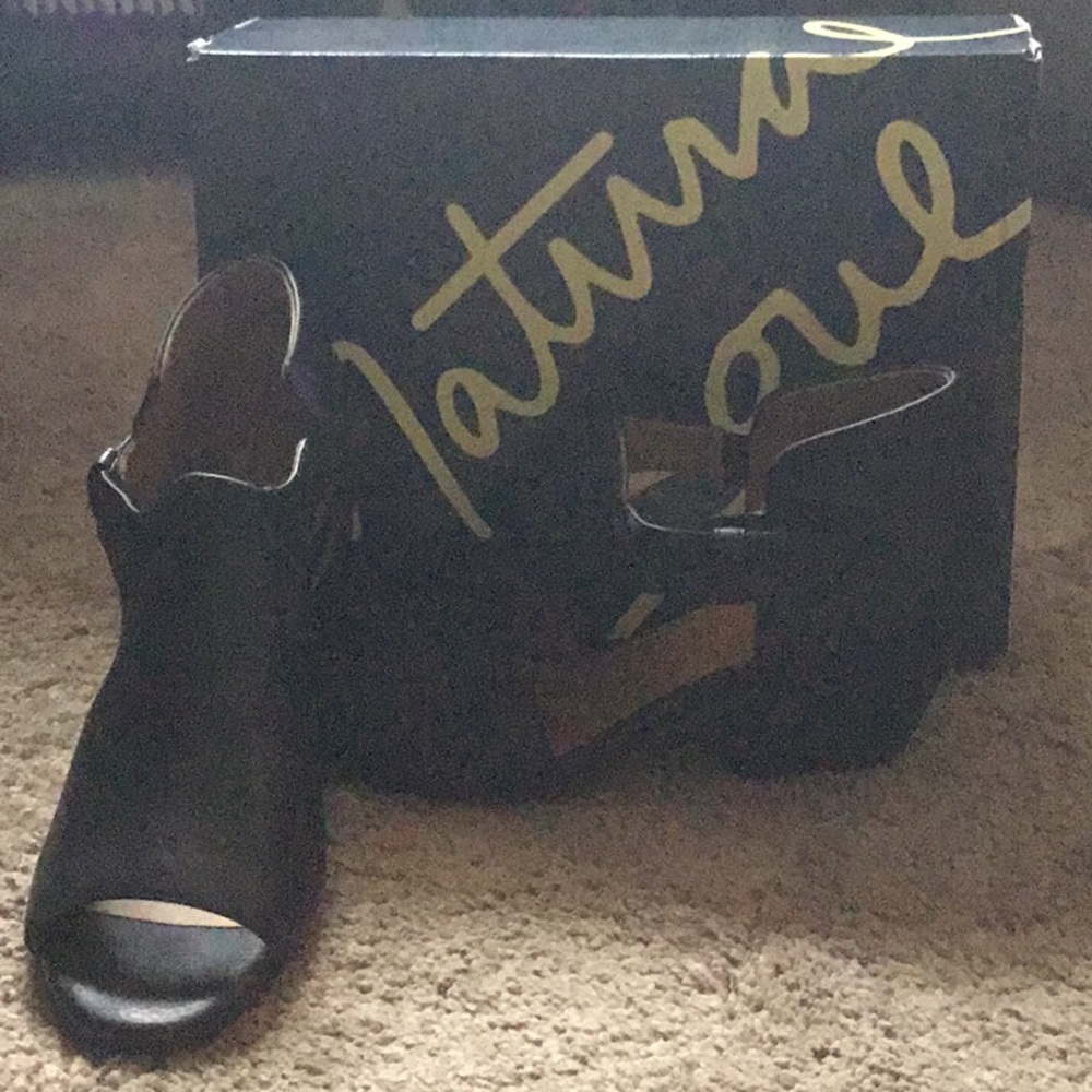 Black shoes